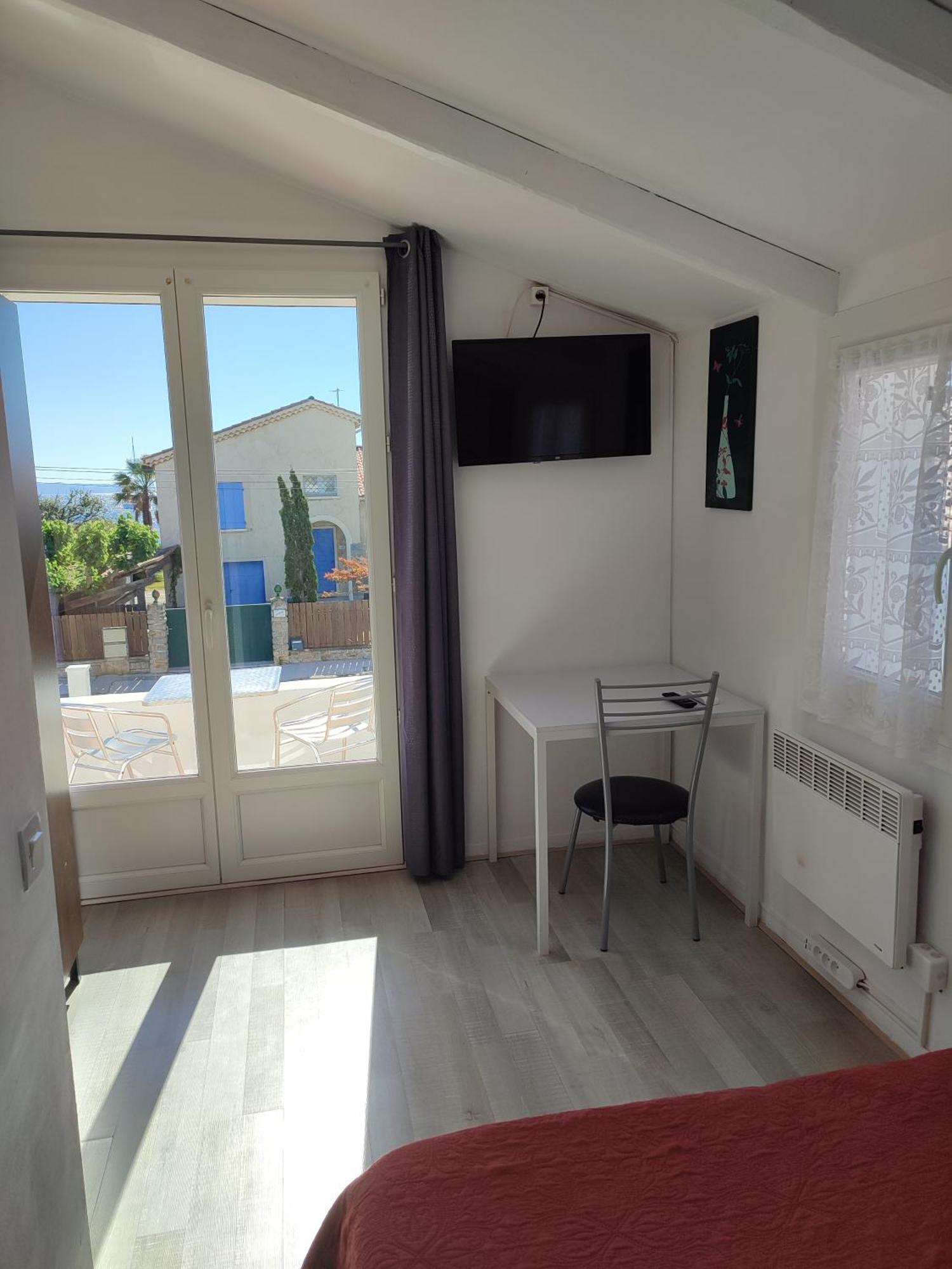 Hôtel le Calypso Hyères Exterior foto